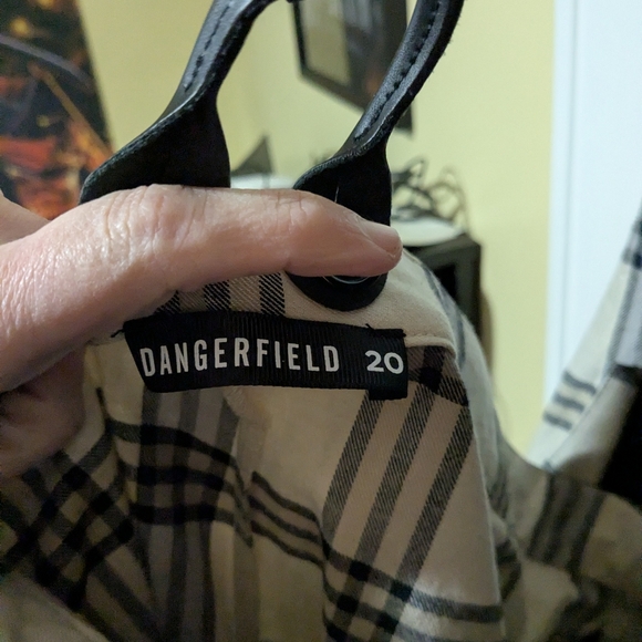 Dangerfield Plaid Trouser With Cropped Jacket That Has Tails - Picture 3 of 4